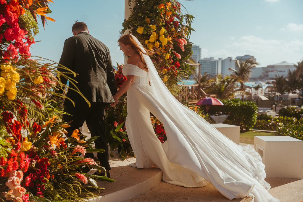 Colorful and vibrant destination wedding in Cancun, Mexico